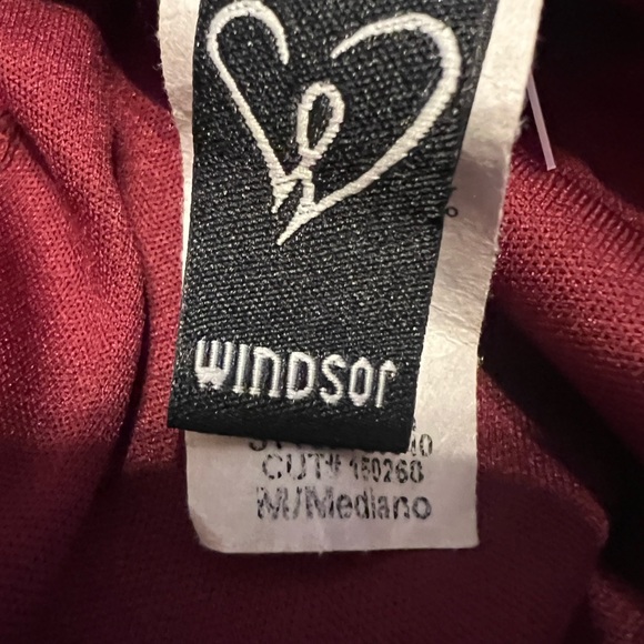 Elegant Windsor Cranberry/Burgundy Lace Formal Dress. Deep V front/back. Size M - Picture 7 of 8